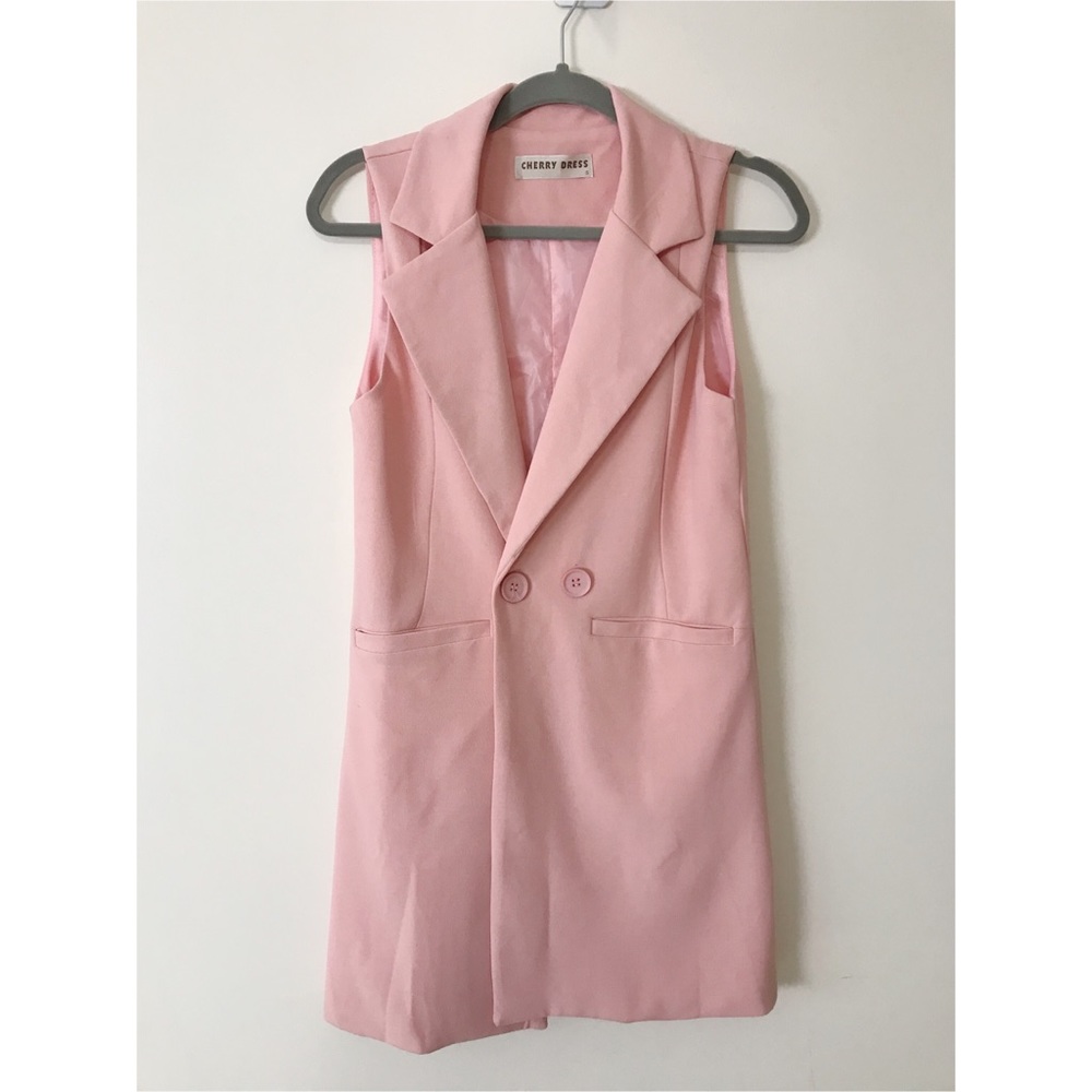 CHERRY DRESS: LIGHT PINK SLEEVELESS BLAZER DRESS